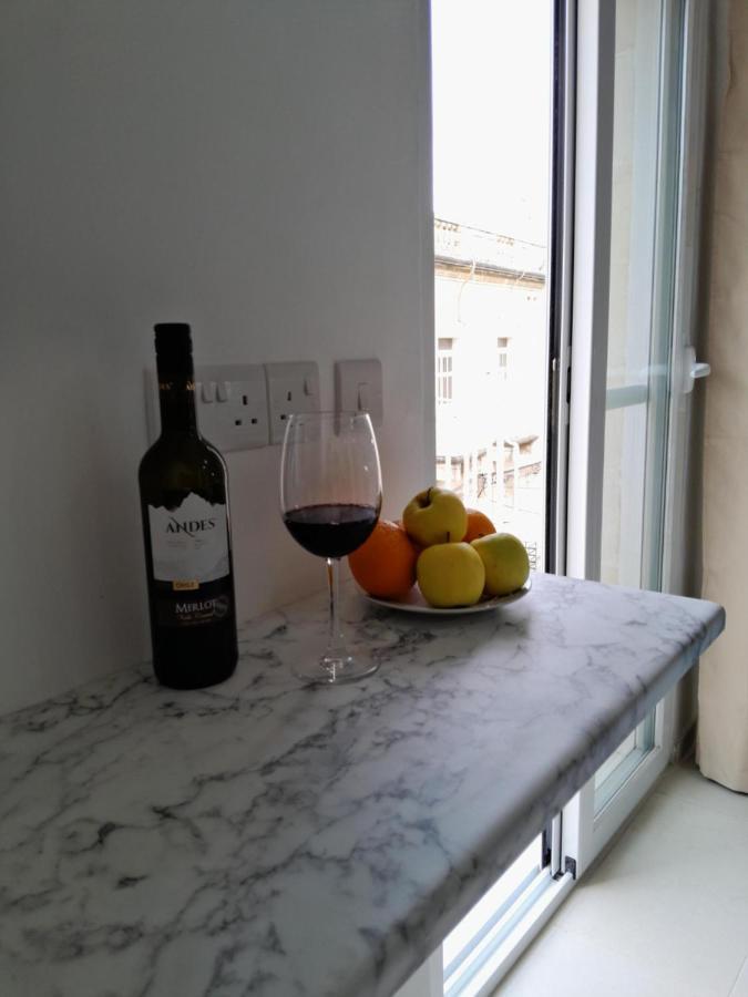 Limestone Suites Слима Экстерьер фото
