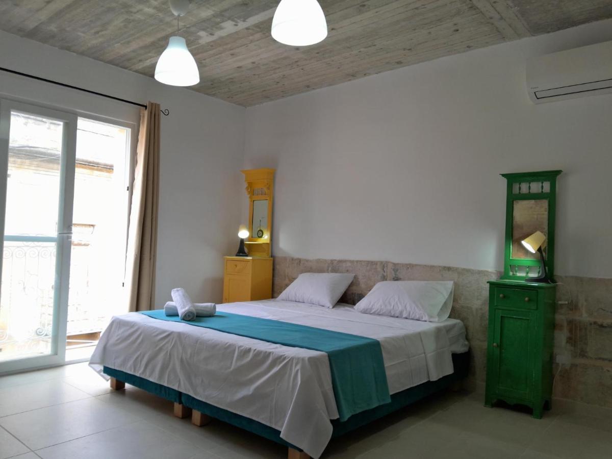 Limestone Suites Слима Экстерьер фото